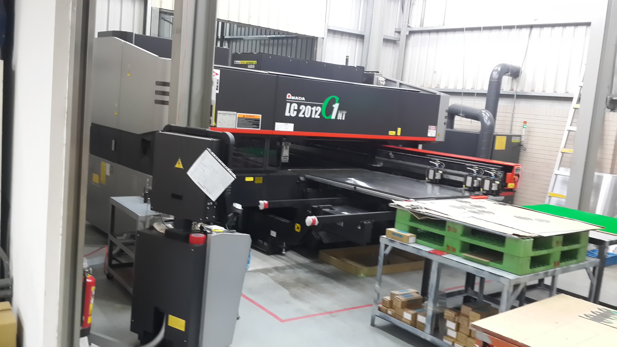 雷射/沖孔複合機